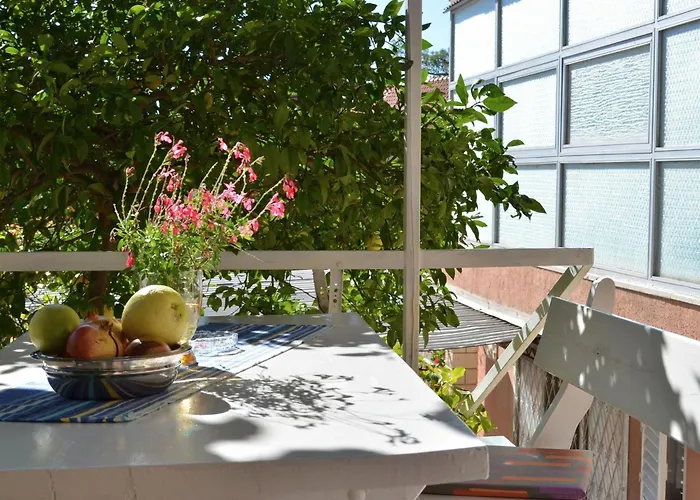 Laidback - Two Bedroom With Terrace And Sea View Paradise אורביץ