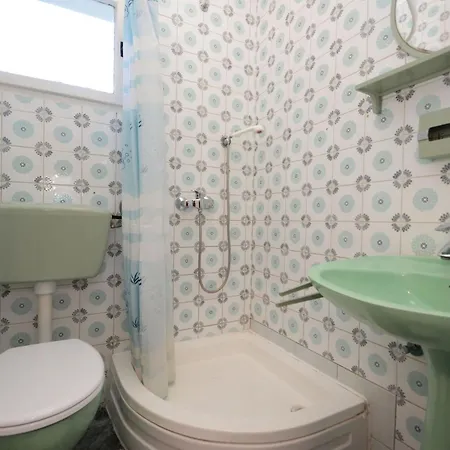 Laidback - Two Bedroom With Terrace And Sea View Paradise Appartement *