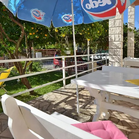 Laidback - Two Bedroom With Terrace And Sea View Paradise Apartament Orebić
