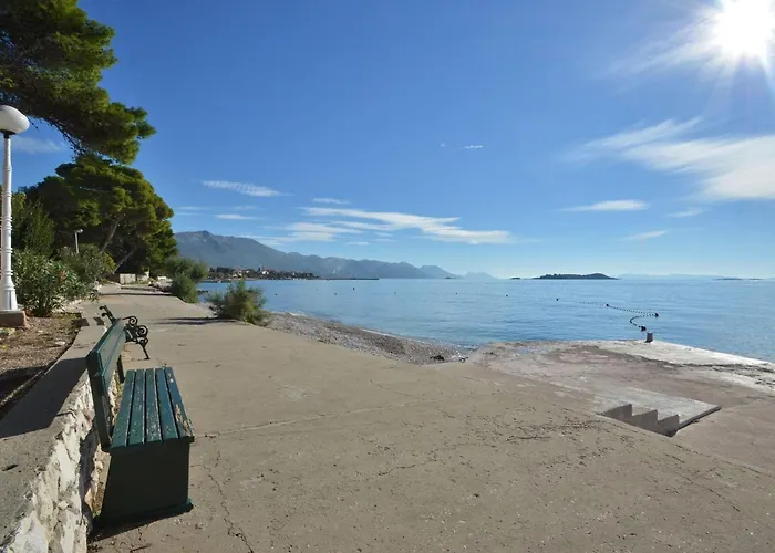 Laidback - Two Bedroom With Terrace And Sea View Paradise * Orebić