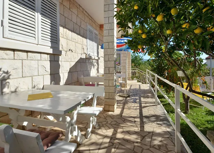 Laidback - Two Bedroom With Terrace And Sea View Paradise Διαμέρισμα *